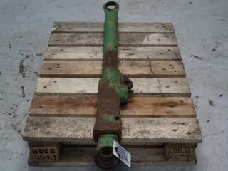 John Deere 4040 R.H. Liftarm AR80666