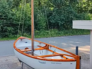 Meginjolle m. bådtrailer sælges