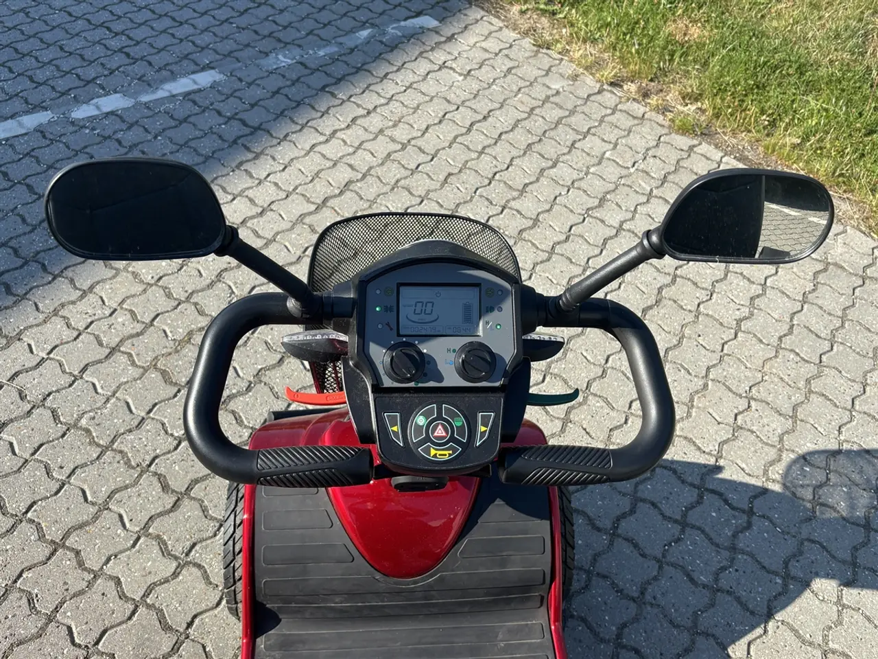 Billede 3 - Larsen Mobility 4-hjul rød