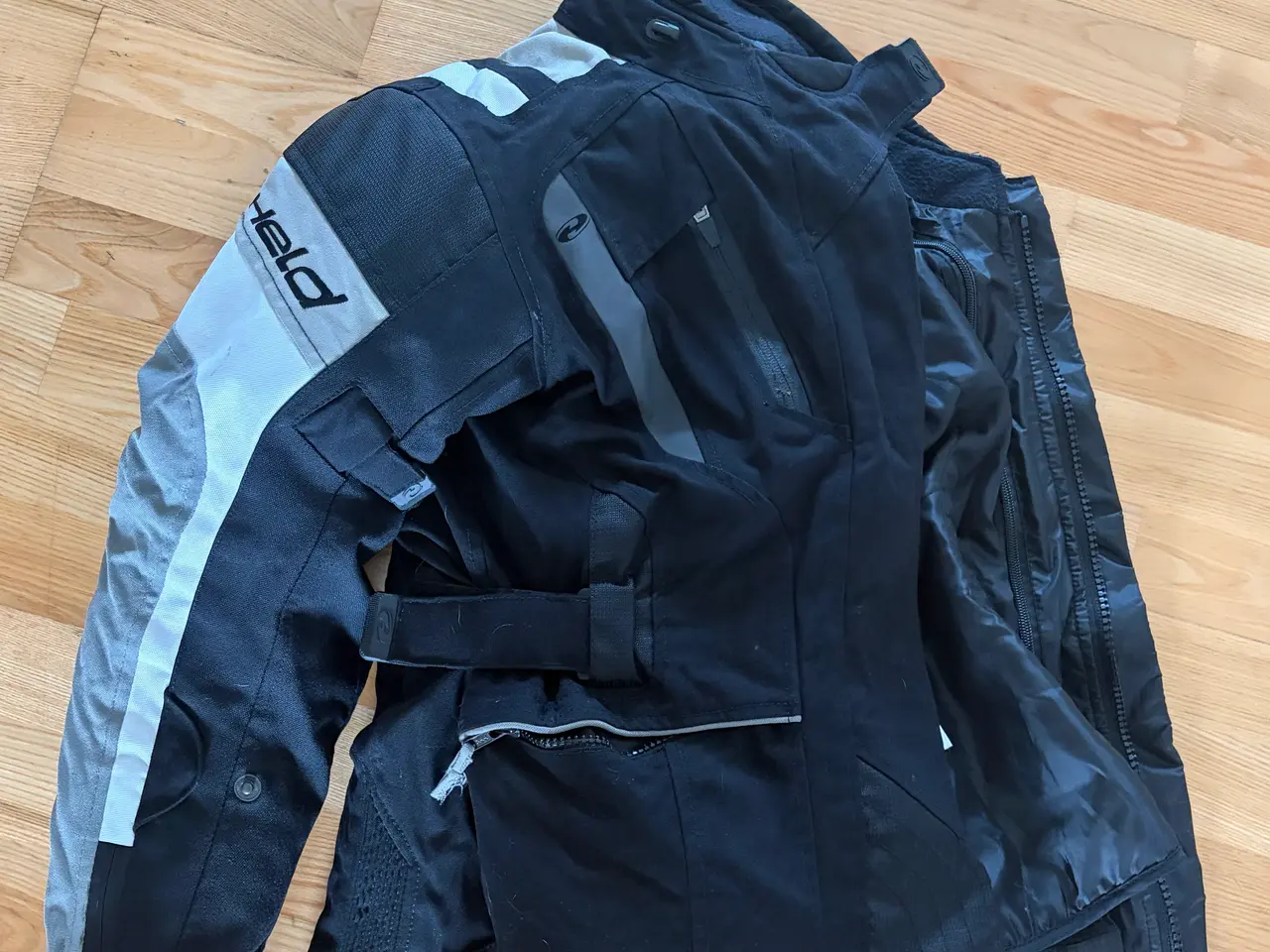 Billede 5 - Komplet og solidt MC-damesæt (Shark / Held) – Str.