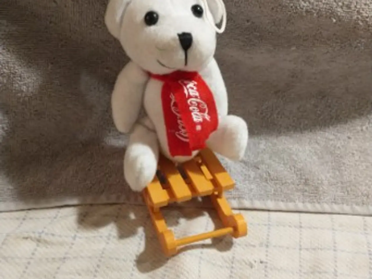 Billede 4 - 2 stk Coca Cola Bamse på Kælk