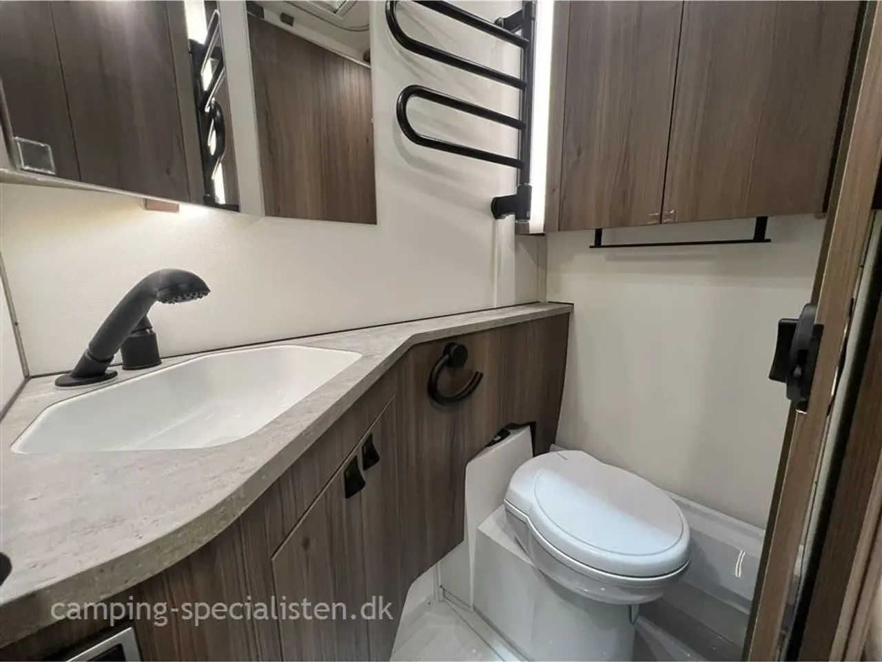 Billede 15 - 2026 - Kabe Smaragd 520 XL KS Premium Line   Kabe Smaragd 520 XL KS PREMIUM LINE 2026  Kan nu ses hos  hos Camping-Specialisten i Silkeborg