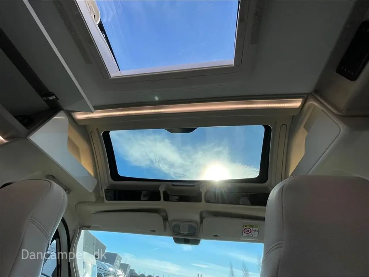 Billede 15 - 2023 - Chausson ROAD LINE V594 VIP MAX UNDER KLARGØRING! Super spændende, kort van med to dobbeltsenge på tværs i køjesystem. 2,2, L motor , 140 HK, solcelle og markise m.m.