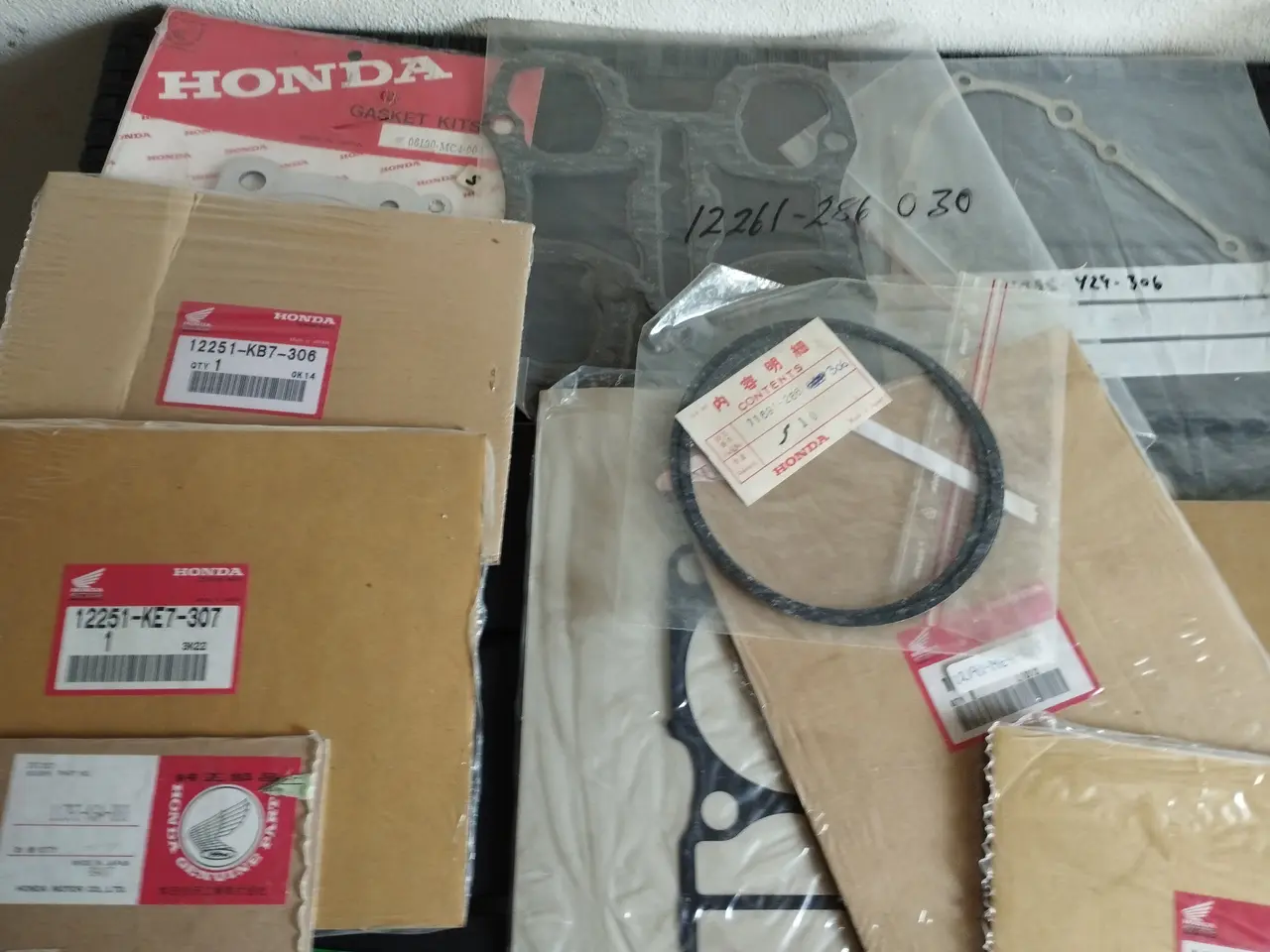 Billede 3 - Nye reservedele m.v. Honda M.C kasse (7) ( Se %) 