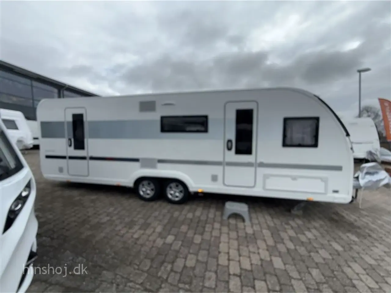 Billede 1 - 2021 - Adria Adora 673 PK Twin Lækker famillie vogn med køje med dobbeltseng fra Hinshøj Caravan