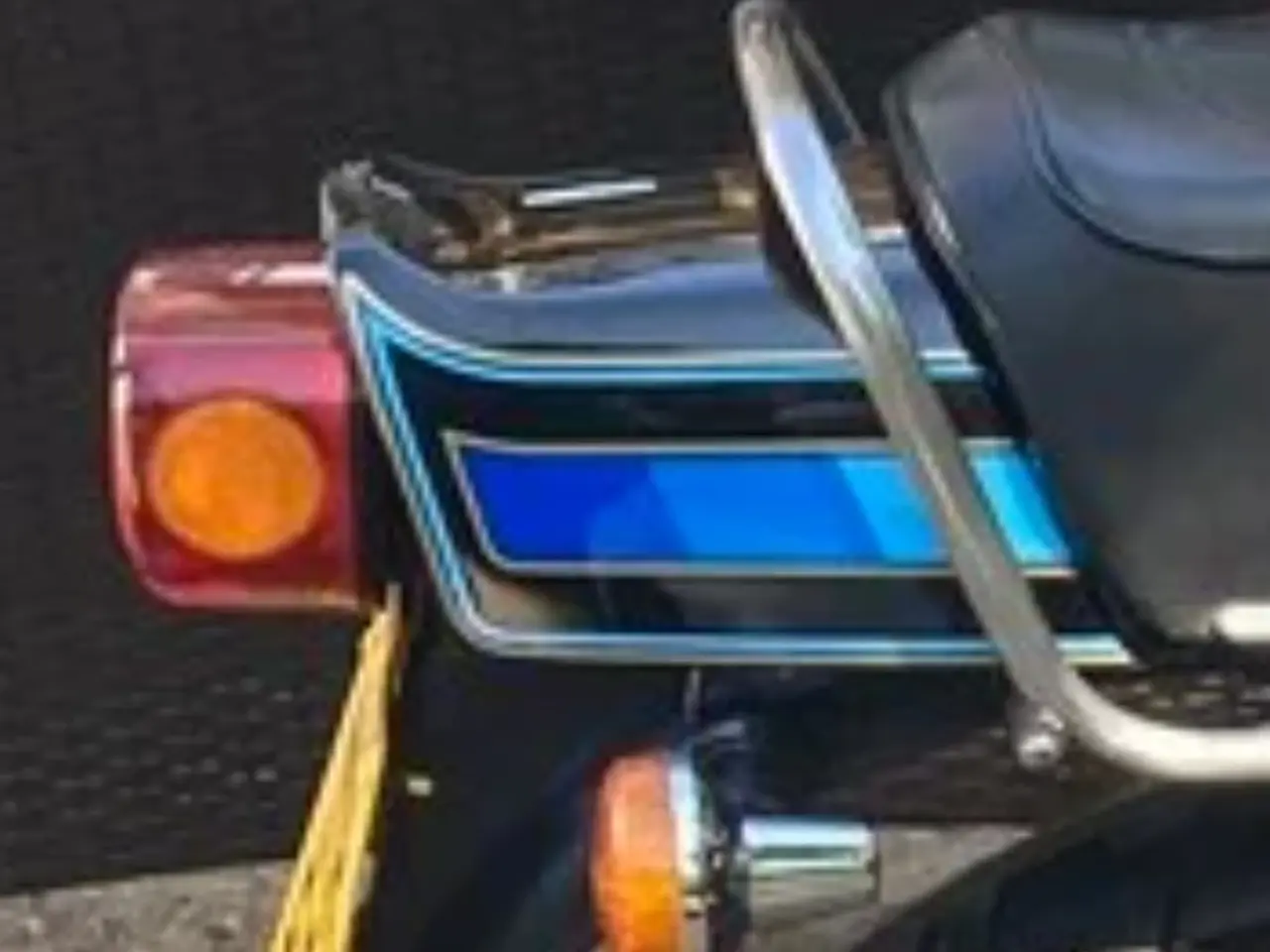 Billede 1 - Suzuki gs550 plastdele KØBES 
