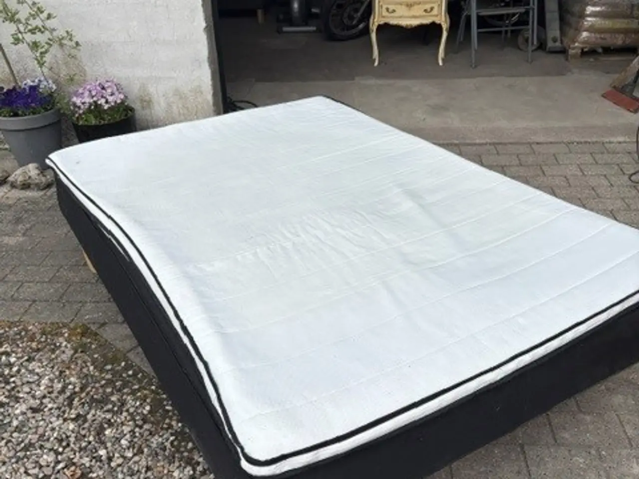 Billede 1 - Boxmadras på meder