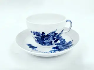 Blå Blomst Svejfet Kaffekop nr. 10-1549. sortering 1