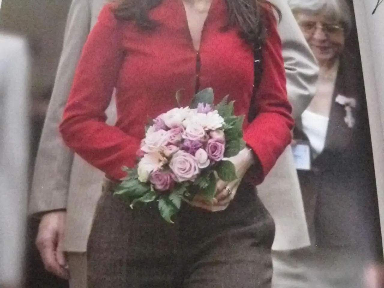 Billede 6 - "Mary - en prinsesse med stil " - flot bog ;-)