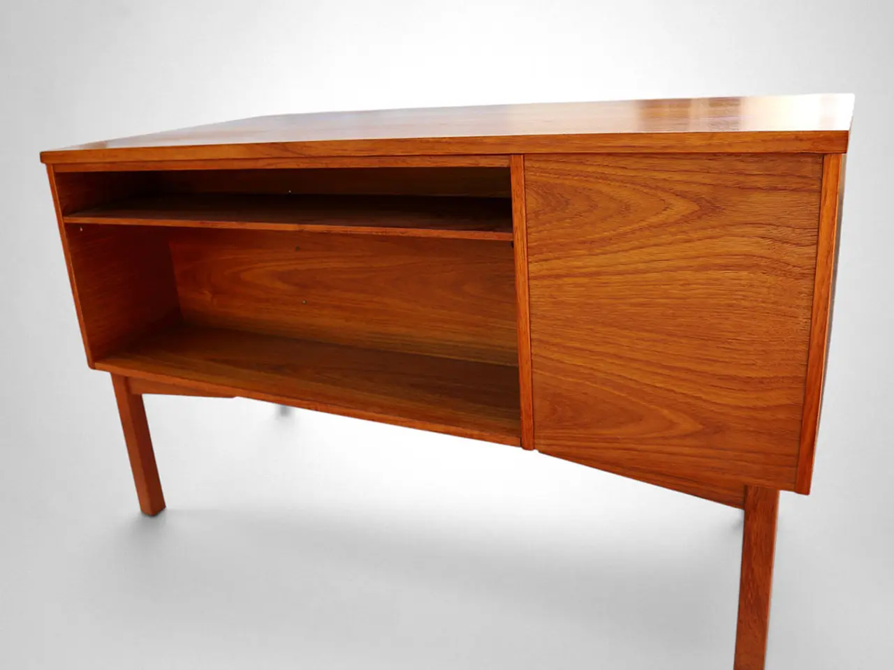 Billede 7 - Teakskrivebord med skab og hylder – 1960’erne