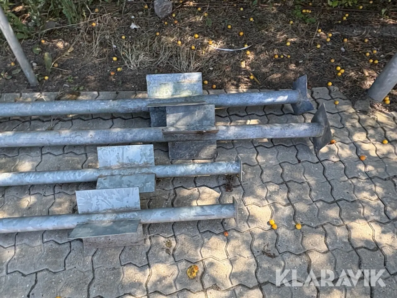 Billede 2 - Lampestandere 4 Styk og skiltestander 1 Styk