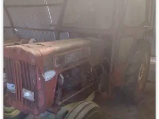 International Harvester B414 diesel traktor