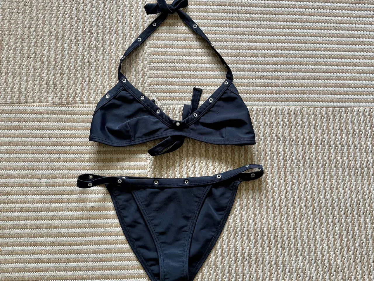 Billede 1 - Killah lækker sort bikini. Str M