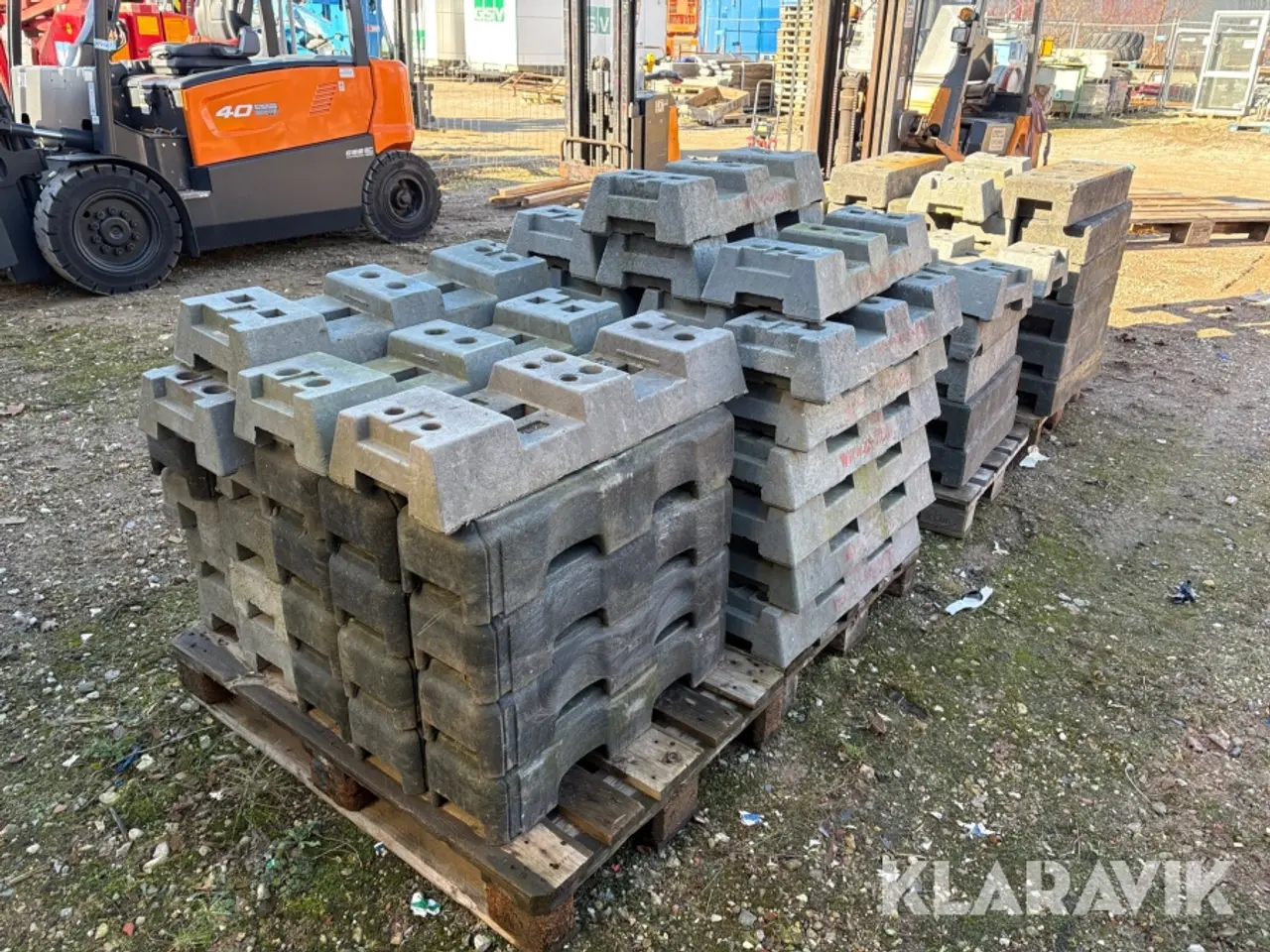 Billede 3 - Byggehegns fødder 4 paller