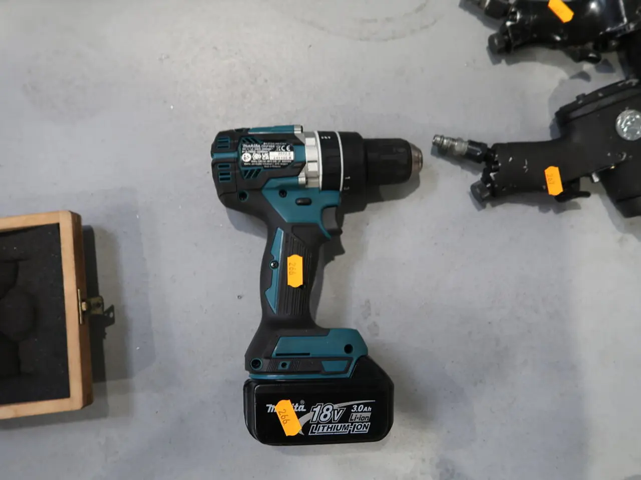 Billede 1 - Akku bore/skruemaskine MAKITA DHP484 med batteri