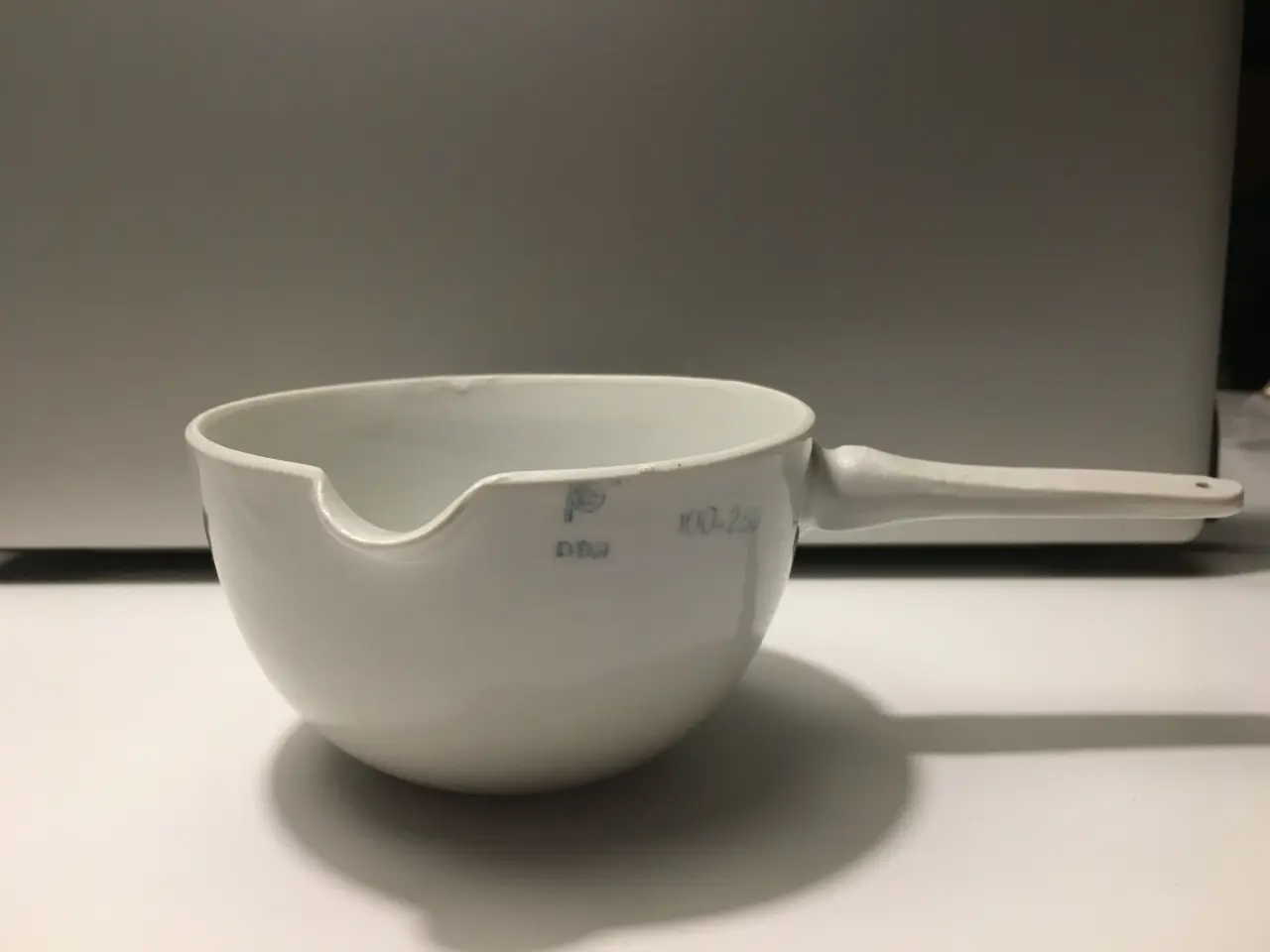 Billede 1 - fysik porcelænskål