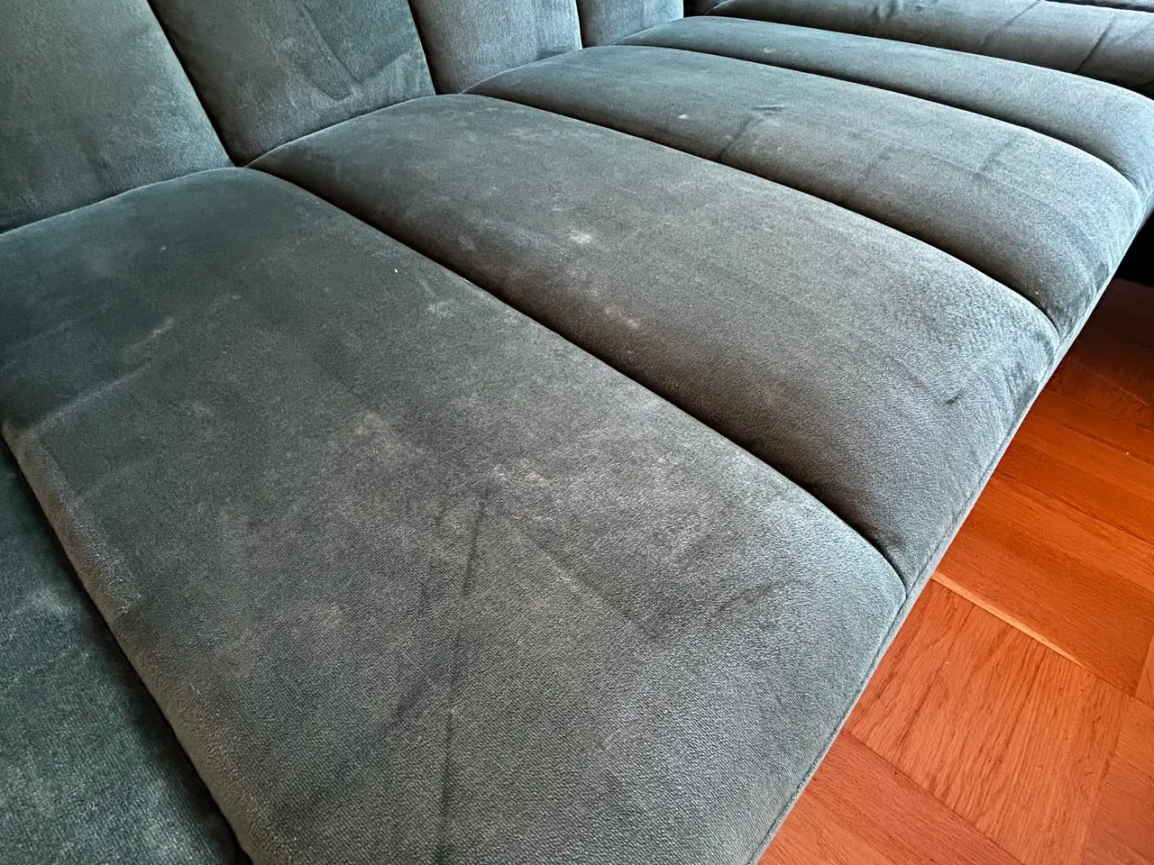 Billede 4 - Chaiselong sofa i grøn velour