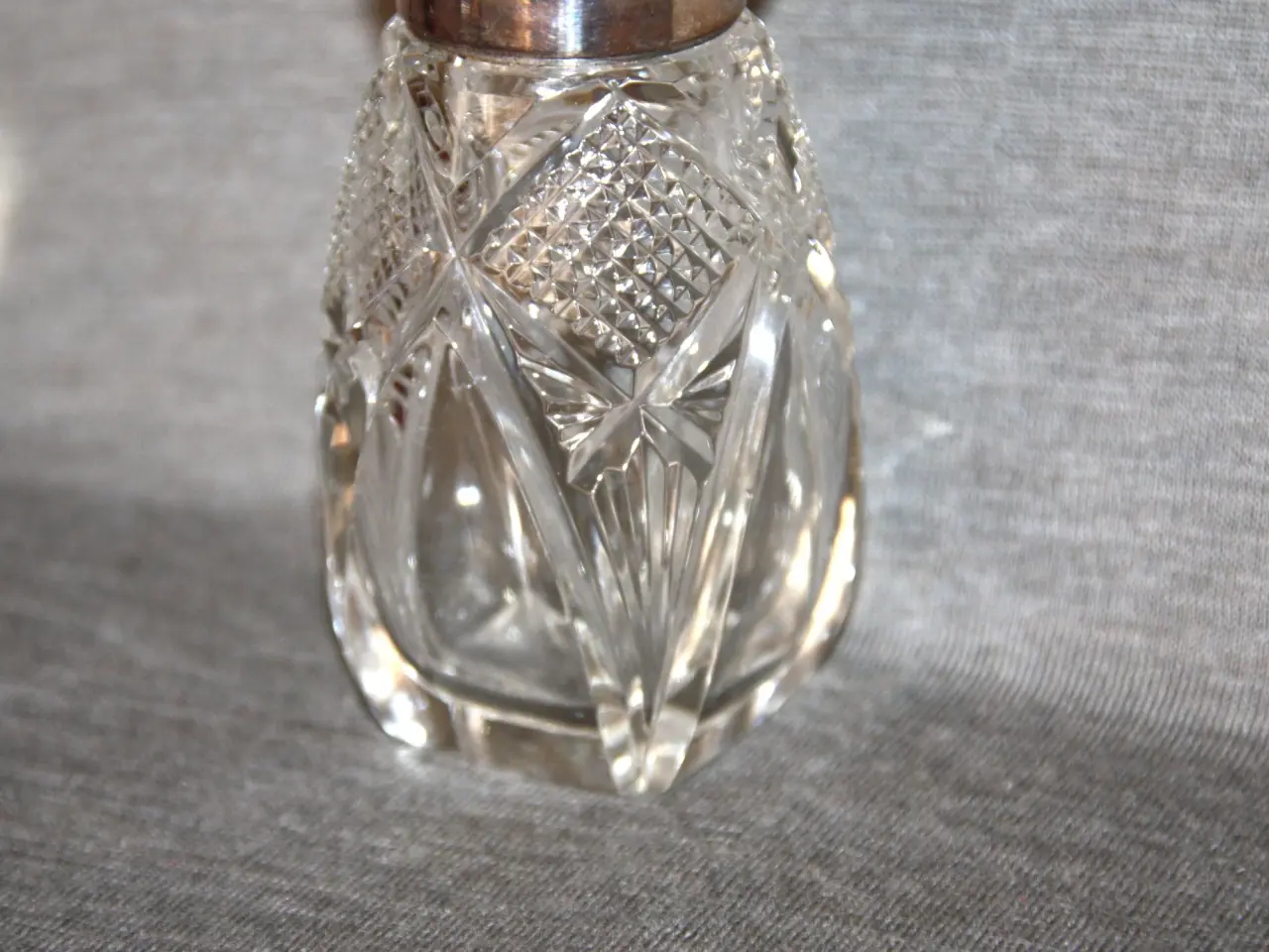 Billede 3 - Vintage Glas Sukkerstrøe i Krystal glas / pletsølv