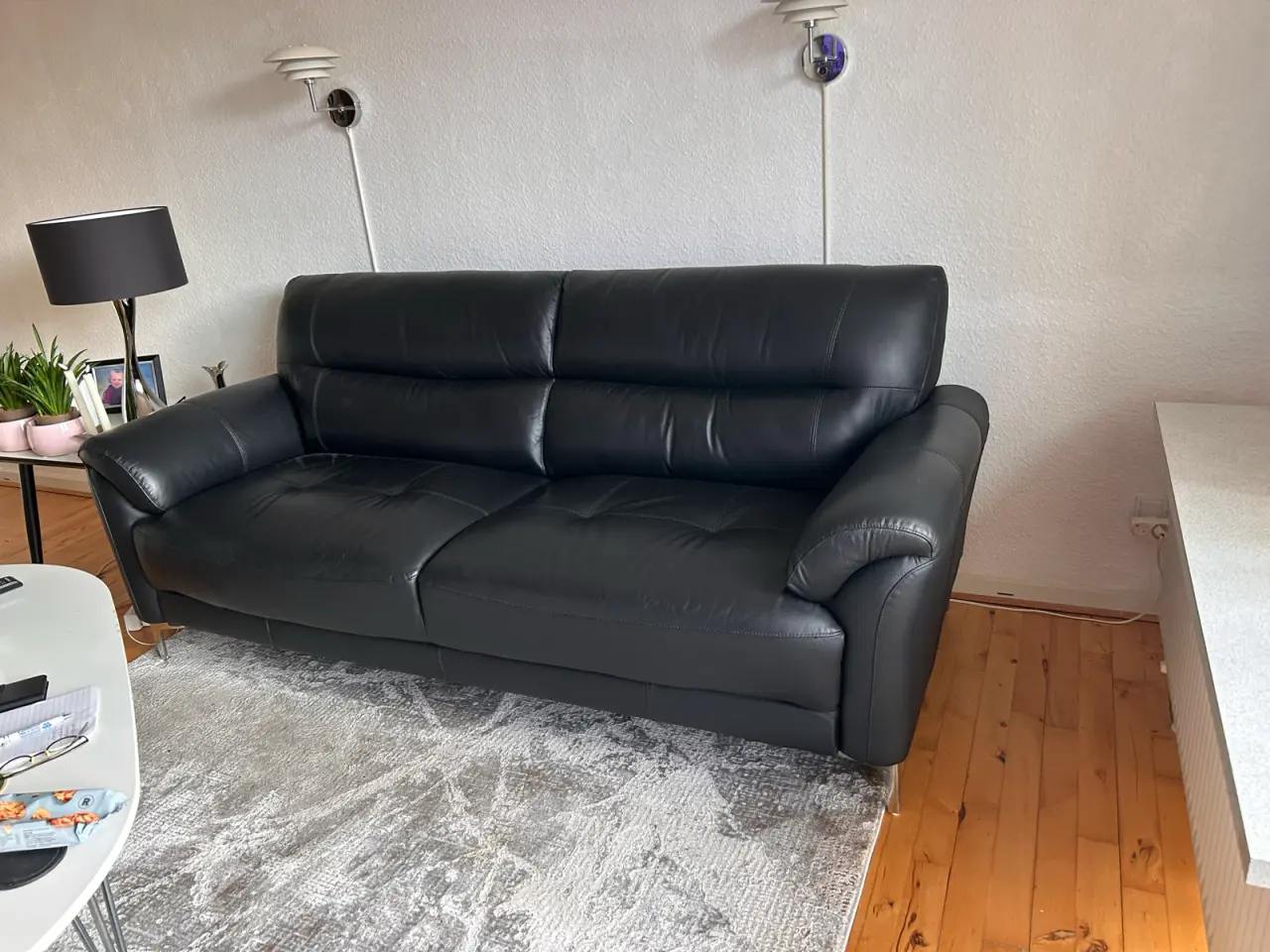 Billede 1 - Sofa i sort læder