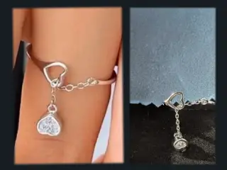 Sterling sølv ring med zirkoner.