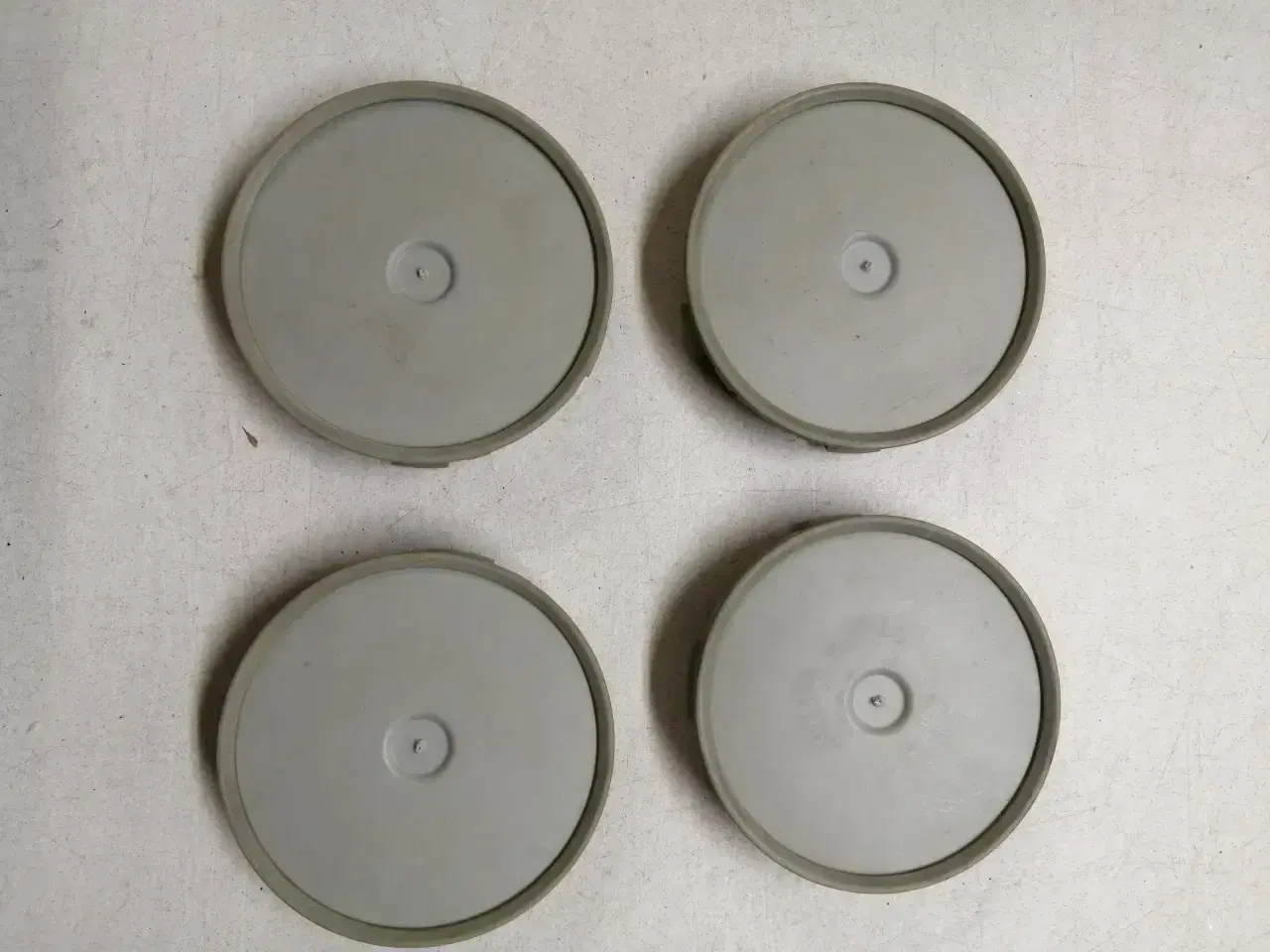 Billede 9 - Suzuki, Peugeot, Nissan, BMW emblem, låsebolte,
