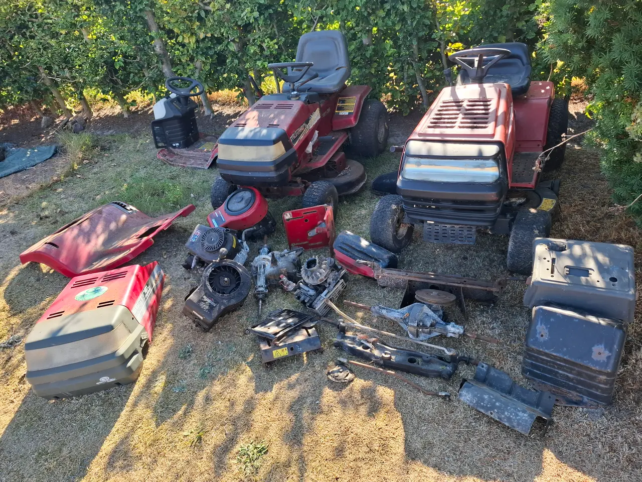 Billede 4 - Havetraktor 2 stk + mange dele
