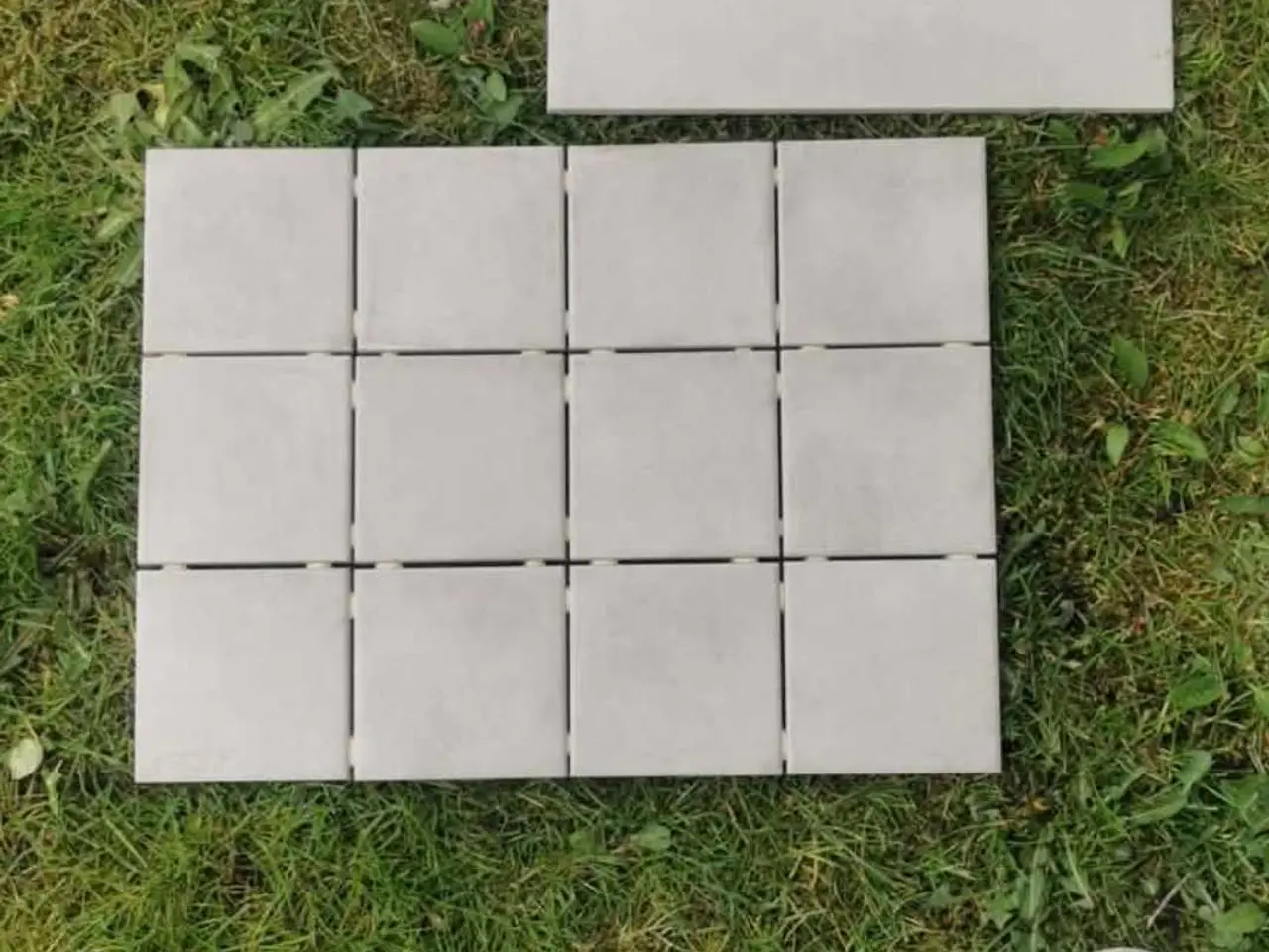 Billede 4 - Fliser grå 6 og 8 kasser