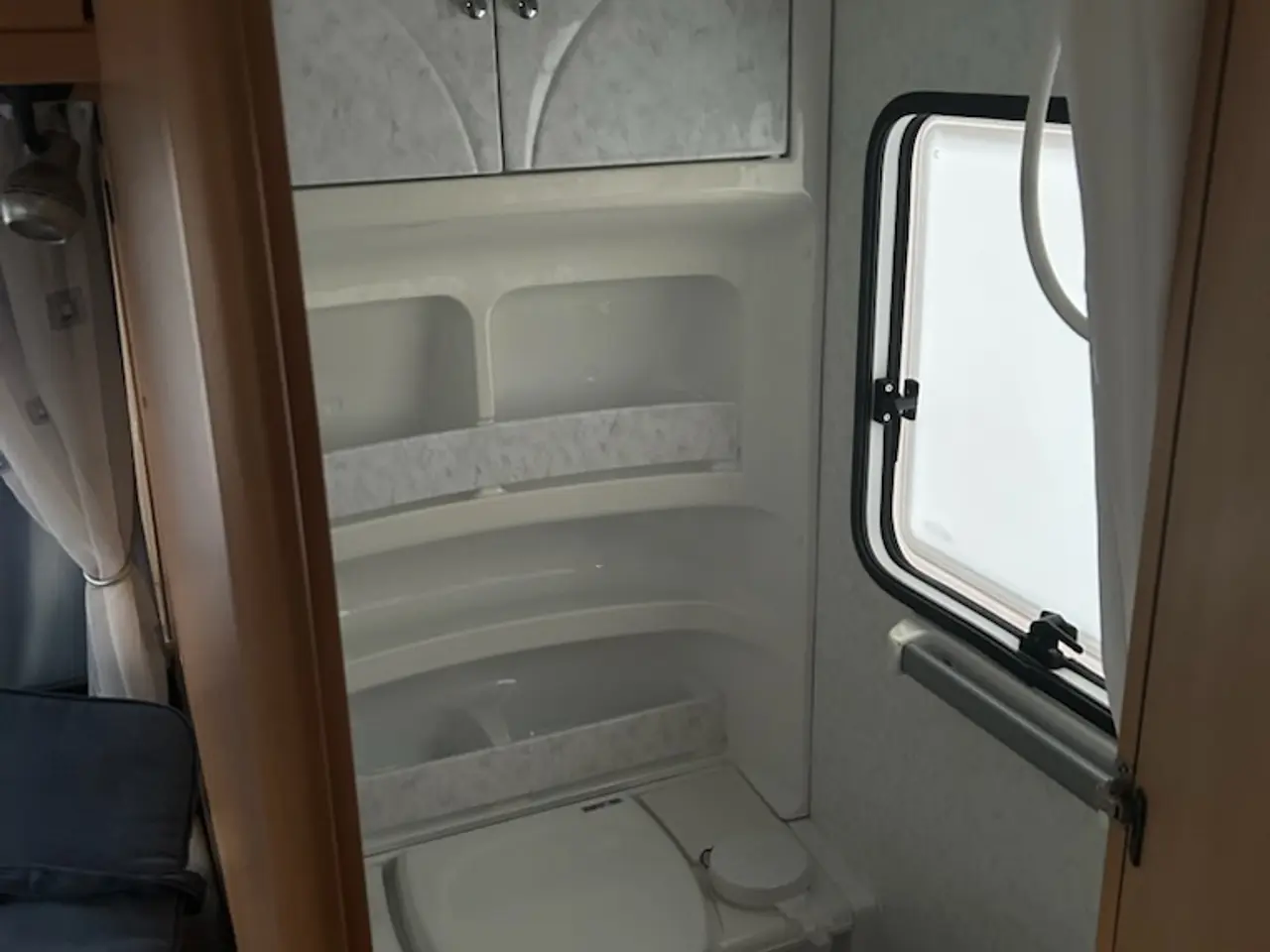 Billede 9 - Hobby Campingvogn klar til tur - flot.