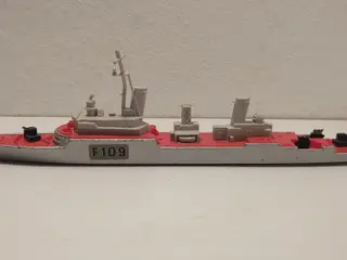 Matchbox Sea Kings K 301 Frigate.1976.