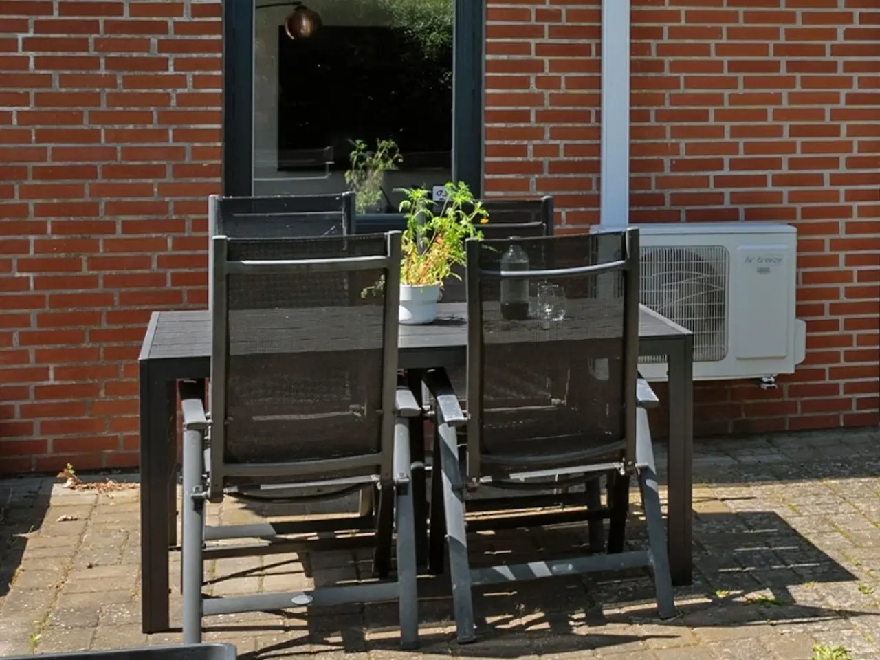 Billede 1 - Havebord med stole