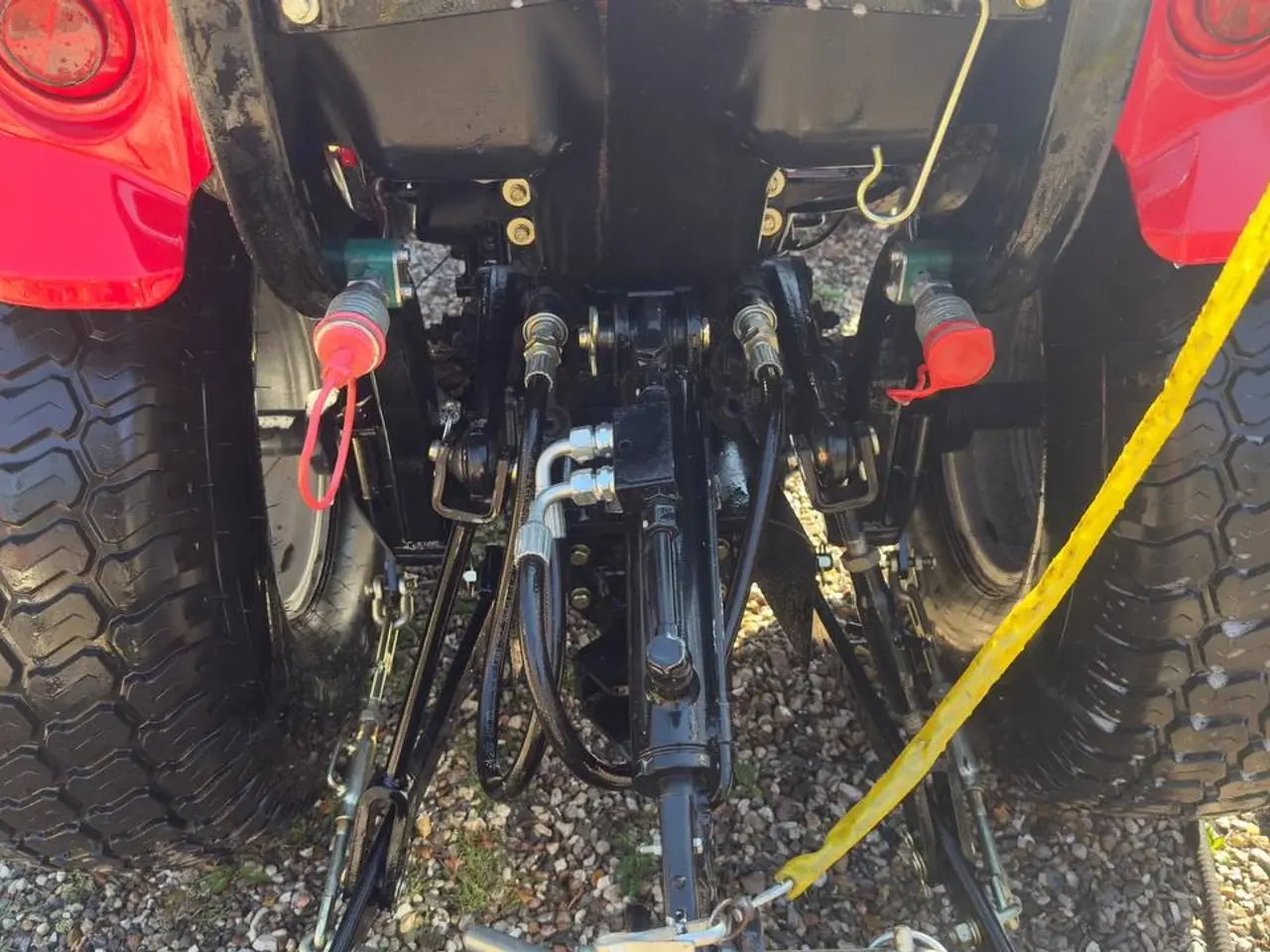 Billede 4 - Kompakt traktor perfekt til det lille landbrug