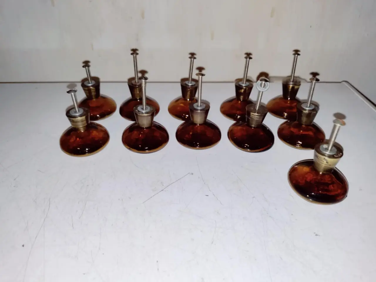 Billede 1 - 11 fede brune glas greb prisen er pr stk