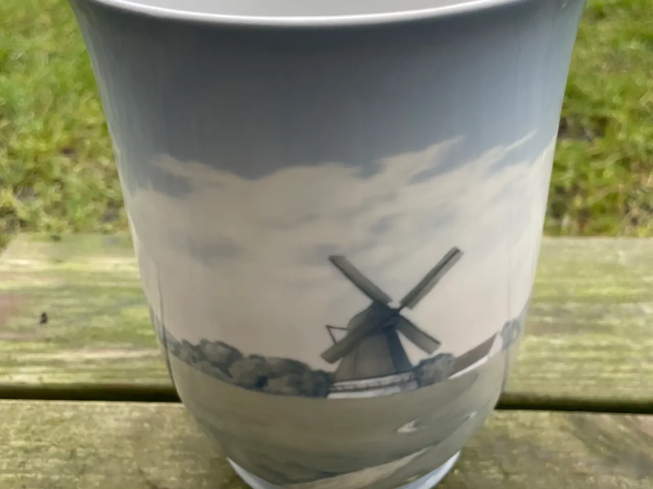 Billede 1 - Bing og Grøndahl vase med Møllemotiv. 21 cm