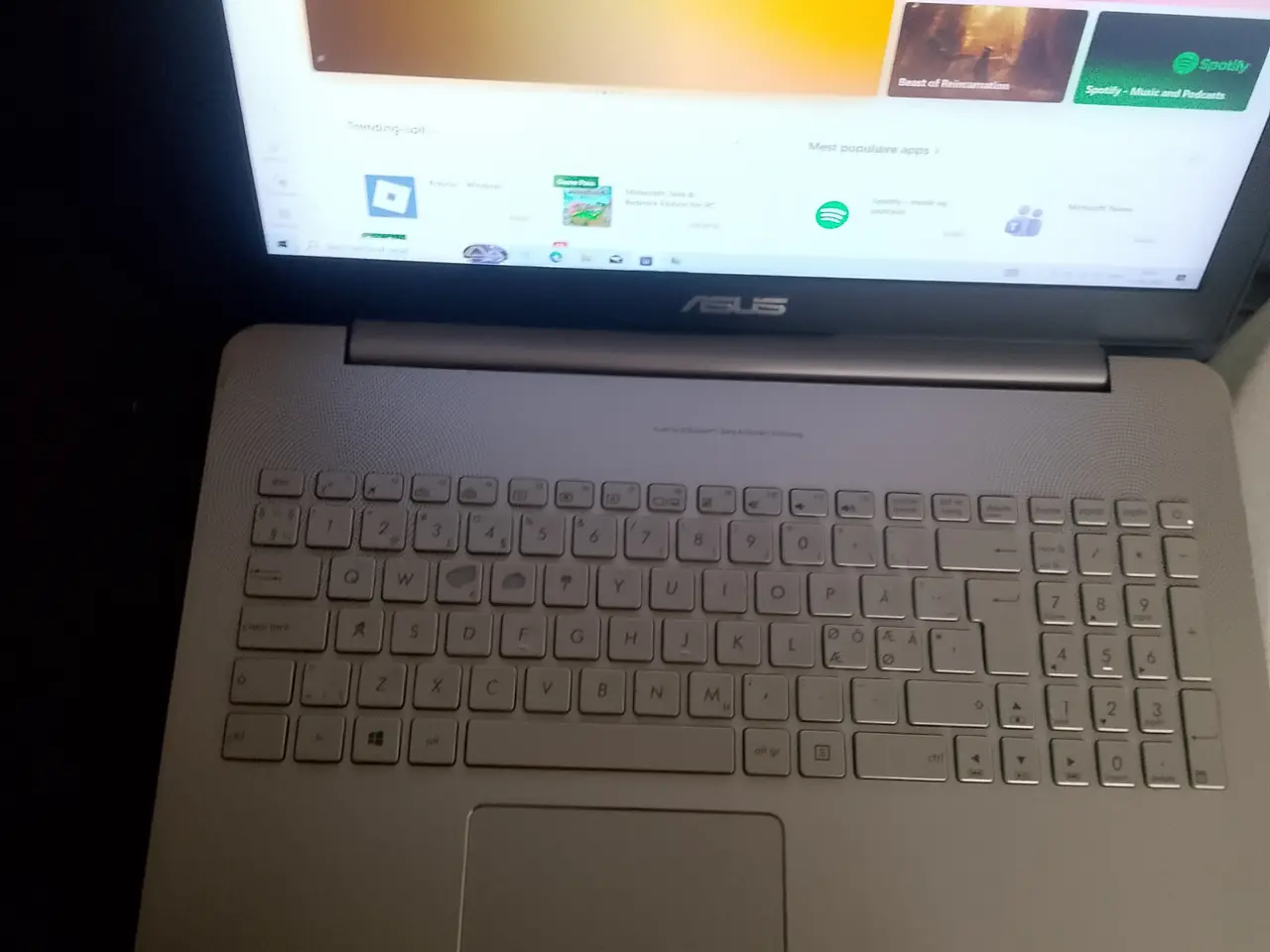 Billede 12 - Asus Bærbar Sælges for 600 kr ring eller sms mig 
