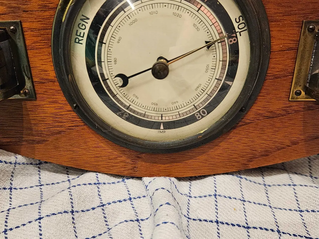 Billede 2 - Dette er et vintage barometer i træ, som måler luf