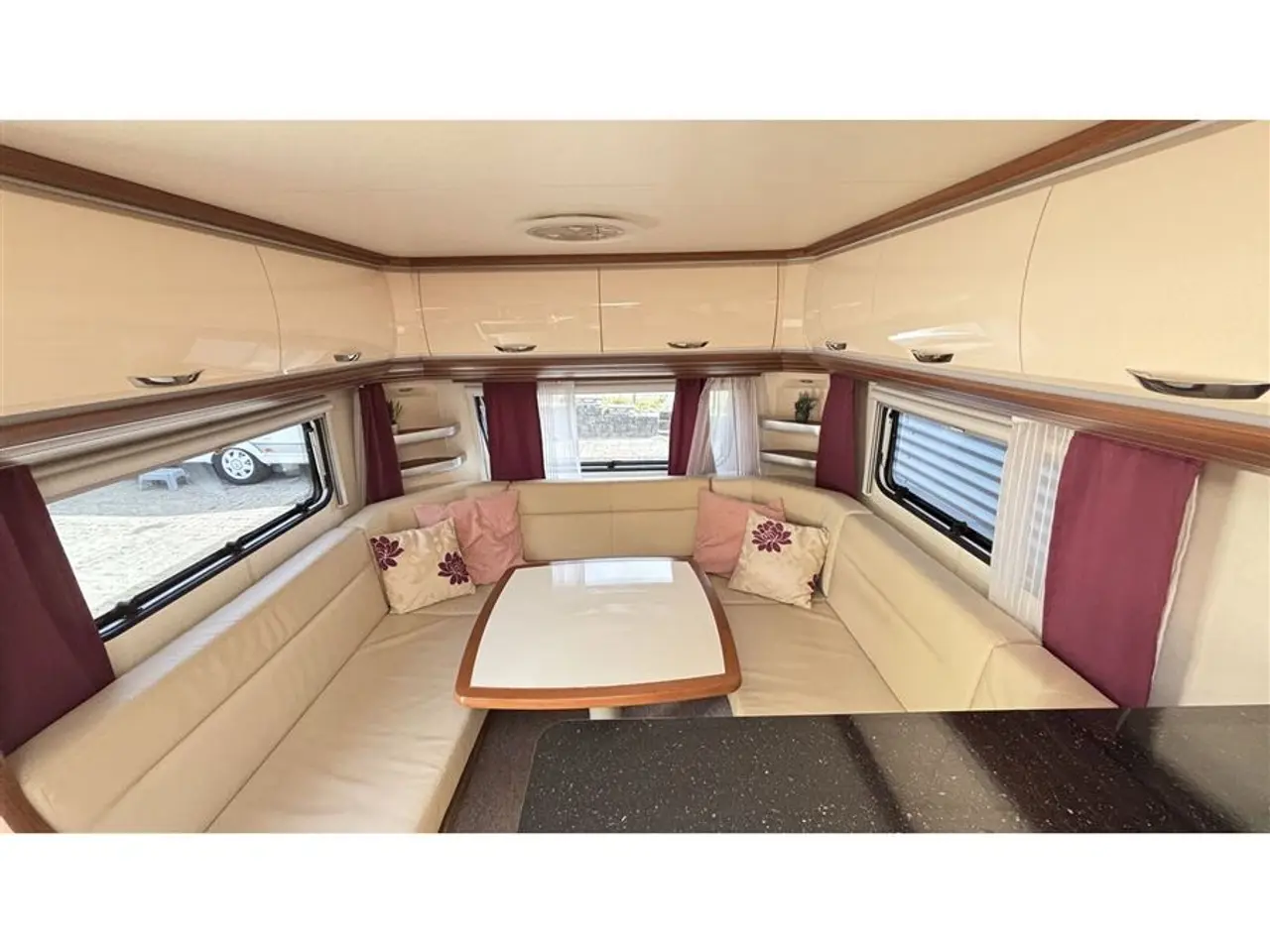 Billede 3 - 2014 - Hobby Premium 560 CFe Pæn og velholdt campingvogn