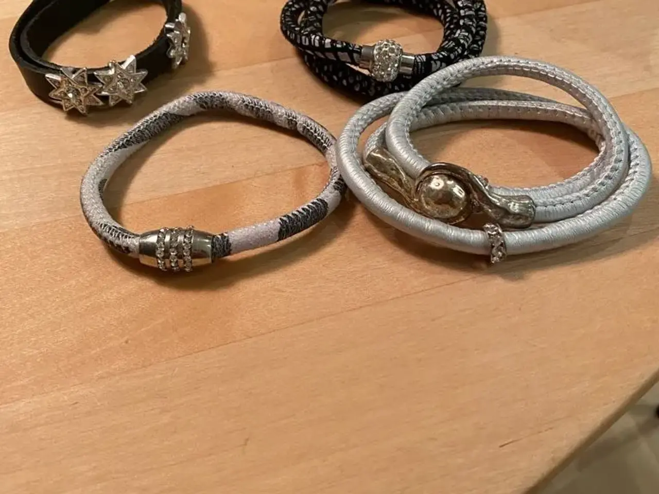 Billede 2 - Flotte nye armbånd