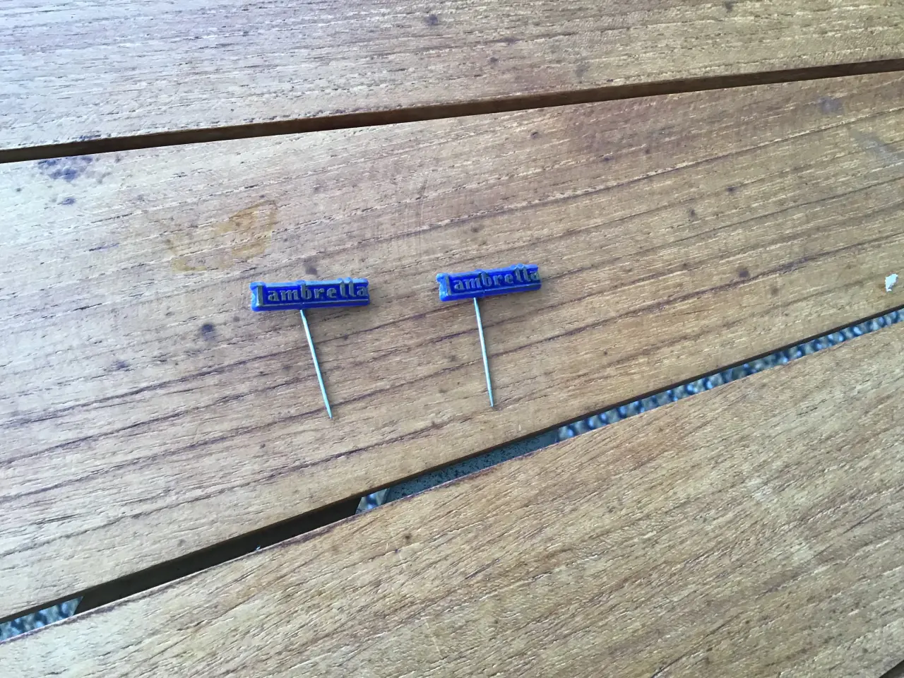Billede 1 - Lambretta pin gamle