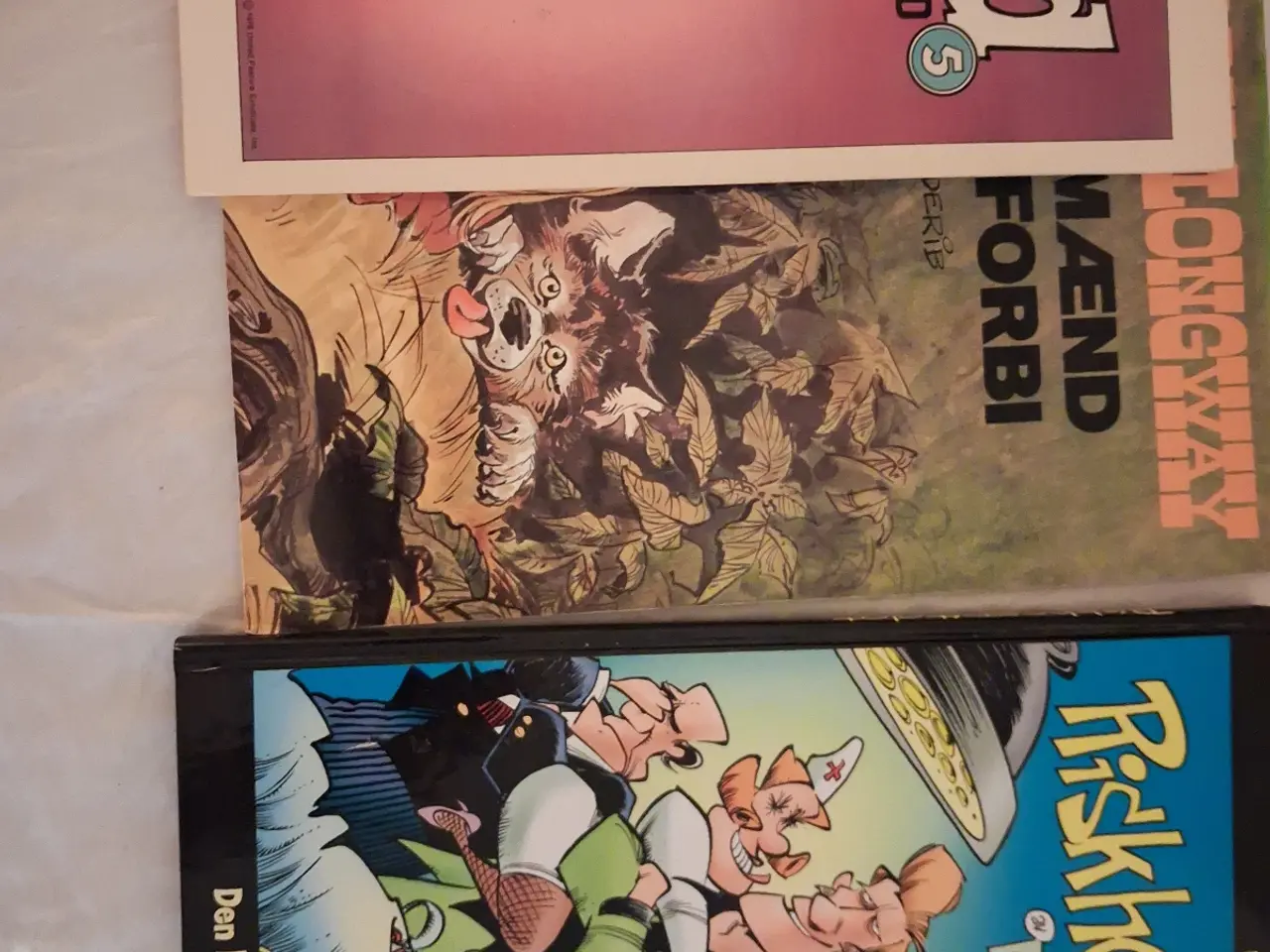 Billede 16 - Blade, hæfter,tegneseriernalbums kasse