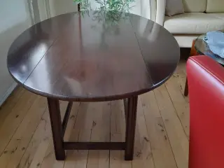 Flot ovalt sofabord