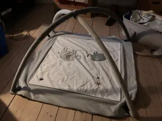 Aktivitetstæppe til en baby