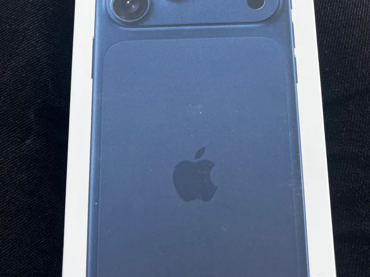 Billede 1 - iPhone 17 Pro Max i blå