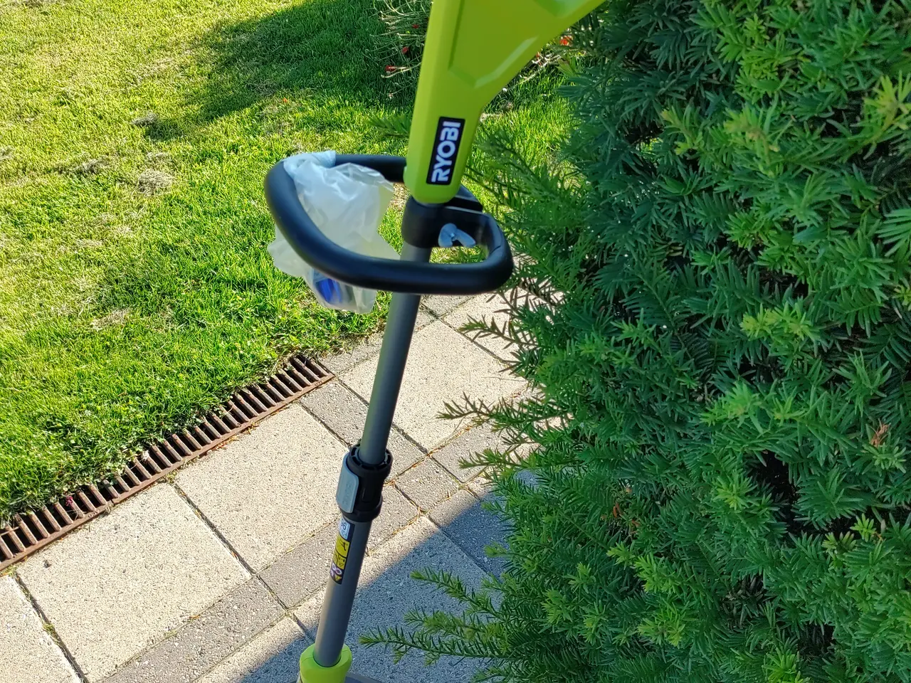 Billede 3 - Ryobi kombineret trimmer/plæneklipper