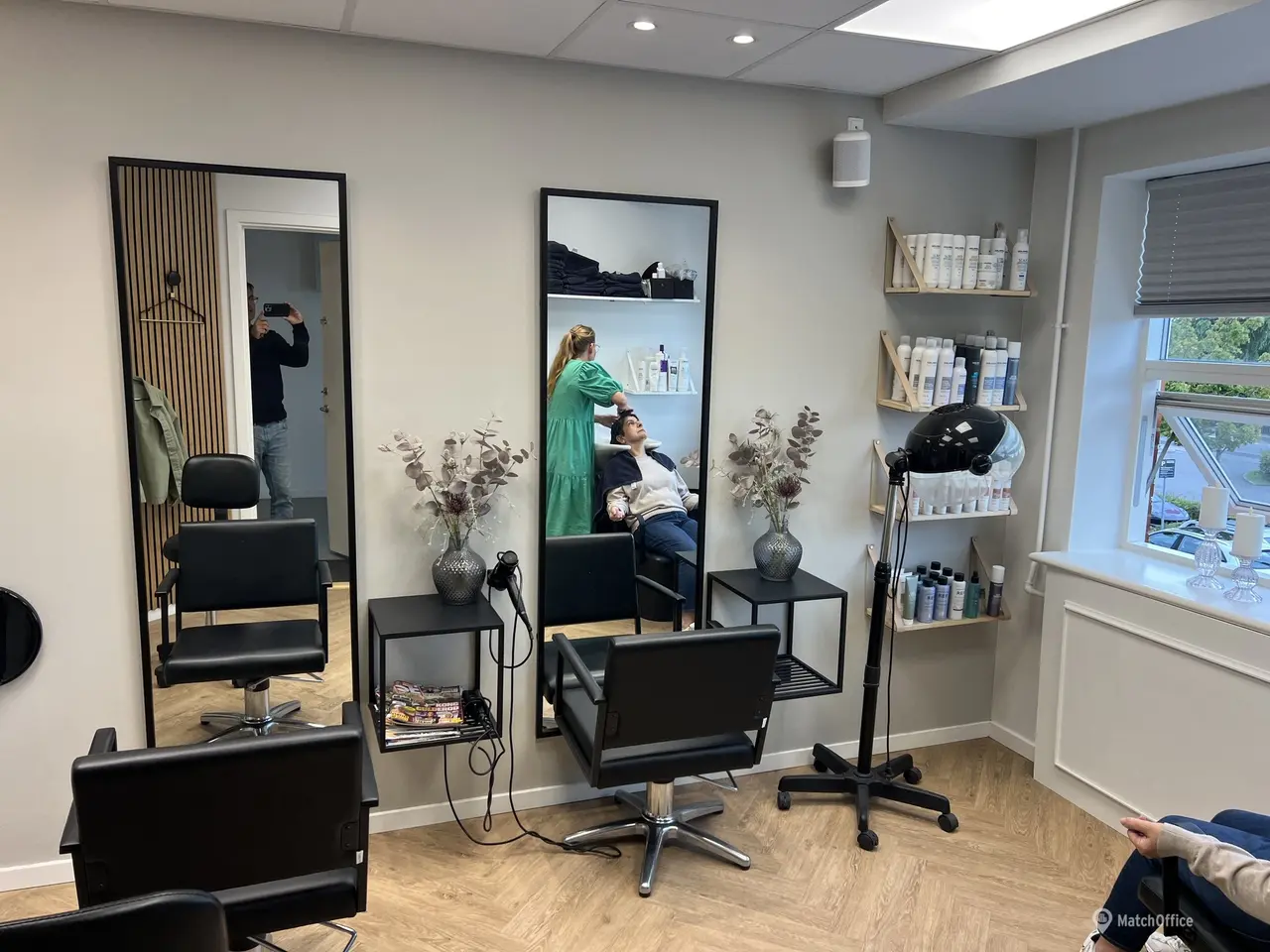 Billede 2 - Frisørsalon på 1. sal