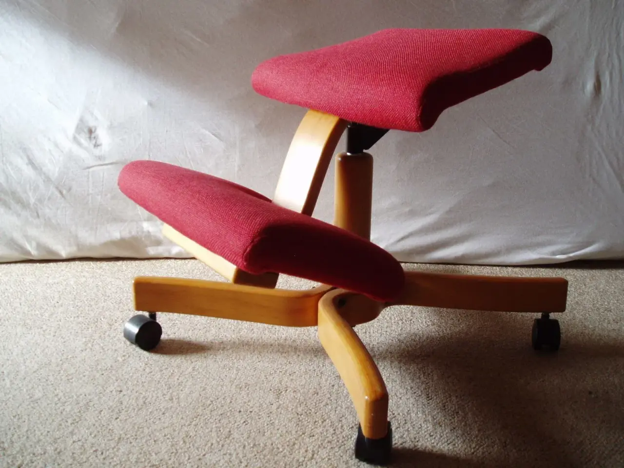 Billede 1 - Original STOKKE stol i træ fra 1985