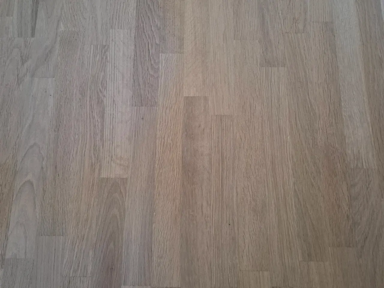 Billede 7 - Sofabord i massivt eg