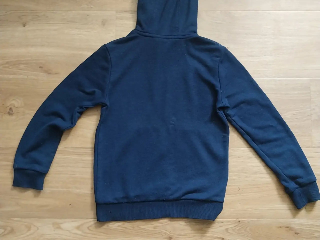 Billede 4 - Adidas blå hættetrøje str 128