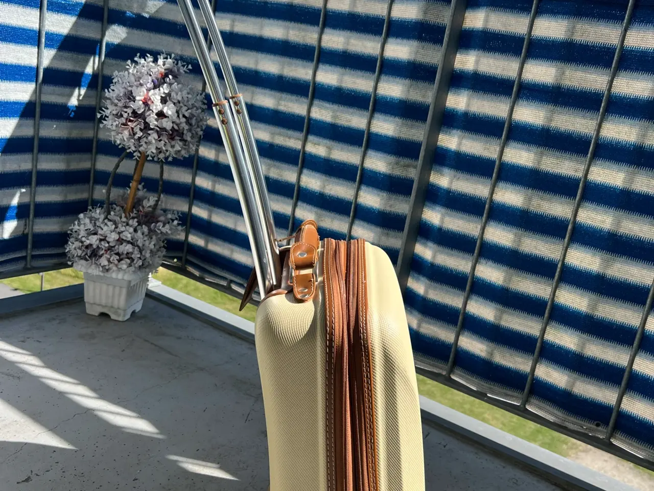 Billede 2 - It kuffert trolley plast beige/brun unisex