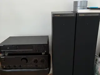 CD-afspiller+forstærker+højtaller