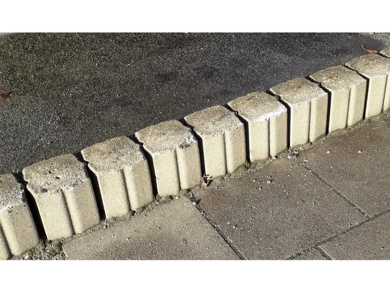 Billede 3 - Palisadesten Grå beton Quadro søjler.